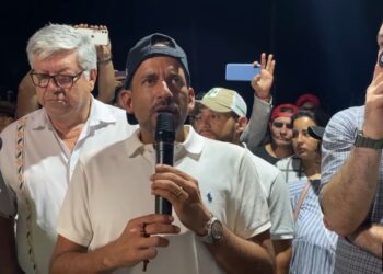 Luis Fernando Camacho en uno de los discursos por el censo 2023 en Santa Cruz. Foto: