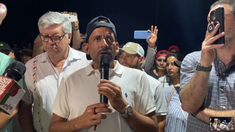 Luis Fernando Camacho en uno de los discursos por el censo 2023 en Santa Cruz. Foto: