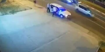 Imágenes captadas del momento de la golpiza a una joven en un taxi luego del recital de Christian Nodal. Foto: Ministerio de Gobierno