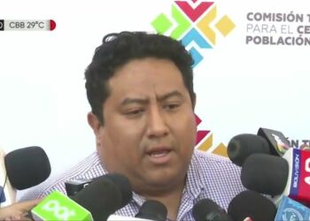 El viceministro David Guachalla en medio de la pausa en la mesa técnica. Captura: Unitel