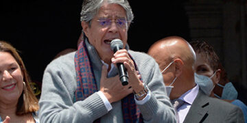 El presidente de Ecuador, Guillermo Lasso, posesionó a Fernando Santos en el cargo de ministro de Energía y Minas.