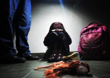 Hombre de 41 años es aprehendido por violar a su hijastra de 13