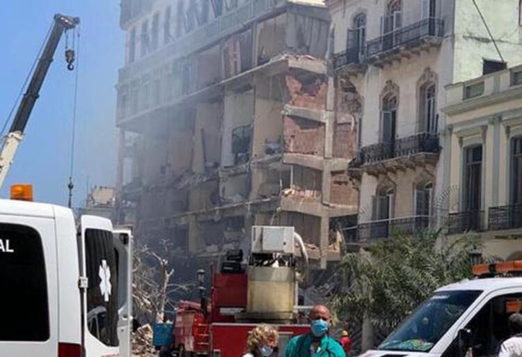 Fuerte explosión en céntrico hotel de La Habana deja 8 muertos y 30 heridos