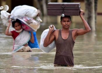 Al menos 48 muertos en Nepal por inundaciones y desprendimientos de tierra