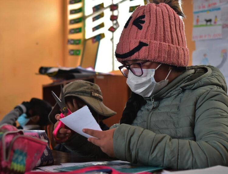 El frío obliga a tomar medidas de prevención en los colegios. Foto: Rodwy Cazón