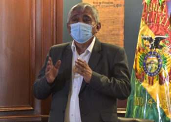 Arias dice que los bloqueadores son loteadores y compara el conflicto con la invasión rusa