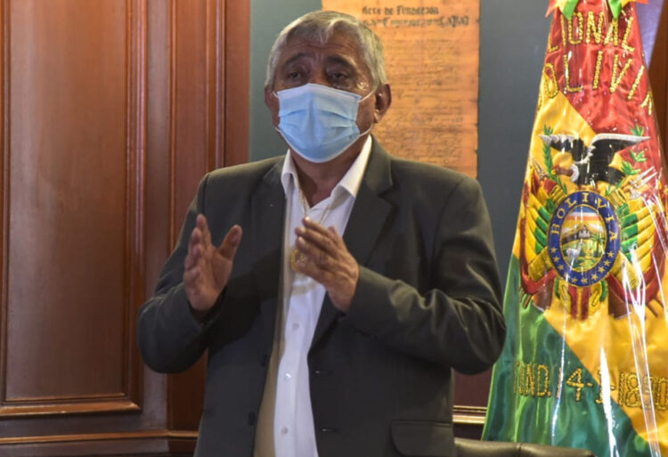 Arias dice que los bloqueadores son loteadores y compara el conflicto con la invasión rusa