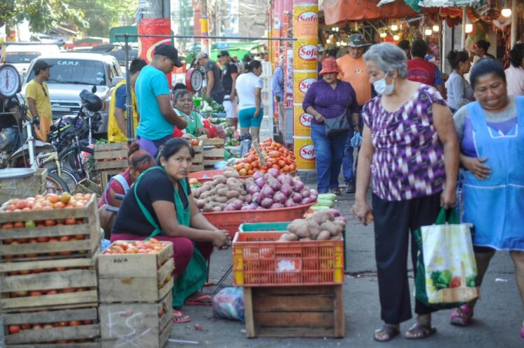 Escasez de alimentos debido a los conflictos en Santa Cruz. Foto: JJM