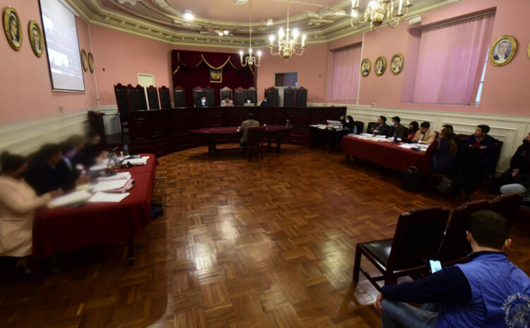 El juicio contra Áñez se suspende hasta que el TCP responda a recurso; la Fiscalía ve una medida dilatoria