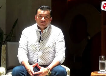 Fernández pide respetar mandato de autoridades electas y dice que gobernar por la fuerza no es bueno