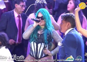 La imitadora peruana de la colombiana Karol G, en Oruro. Foto: Captura de video