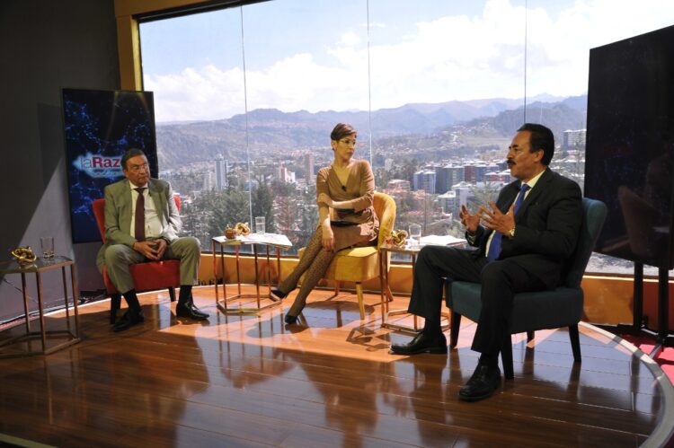 Rolando Kempff, Claudia Benavente y Jaime Ascarrunz, en Piedra, Papel y Tinta. Foto: Oswaldo Aguirre