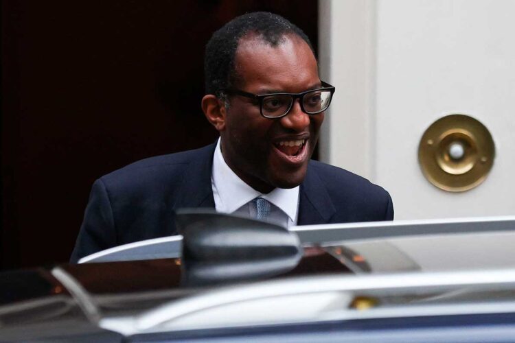 Ministro de Finanzas británico, destituido por Liz Truss en plena tormenta política