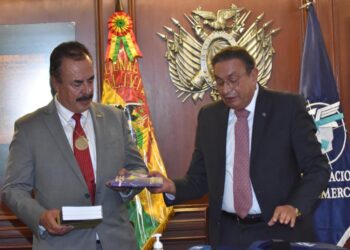 Privados de La Paz ratifican que alza salarial ocasionará desempleo y enviarán propuestas al presidente Arce