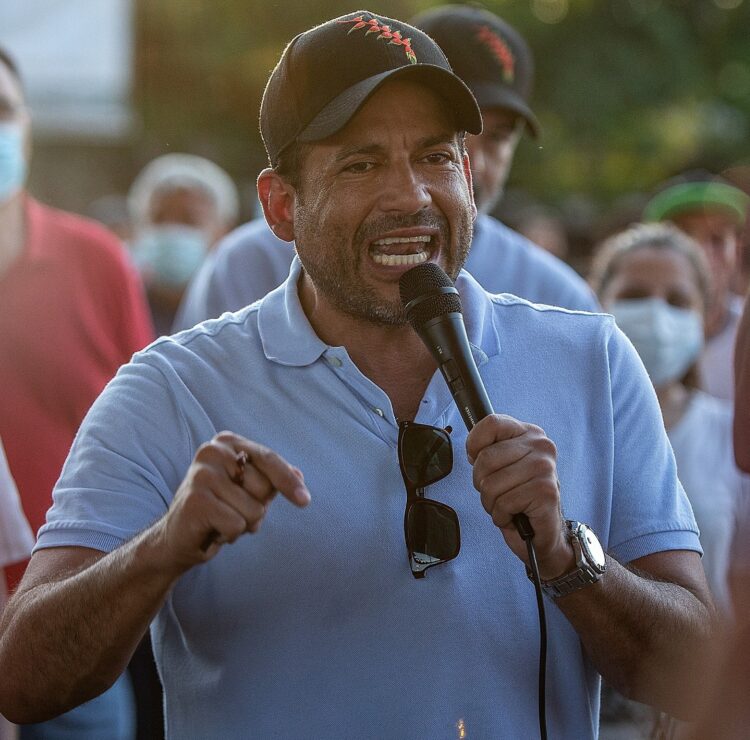 Camacho protesta y llama ‘chicanería’ a la suspensión de su audiencia de este martes