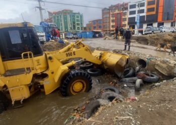 Lluvias empiezan con emergencias en La Paz y El Alto, la mayoría por obstrucción de sumideros