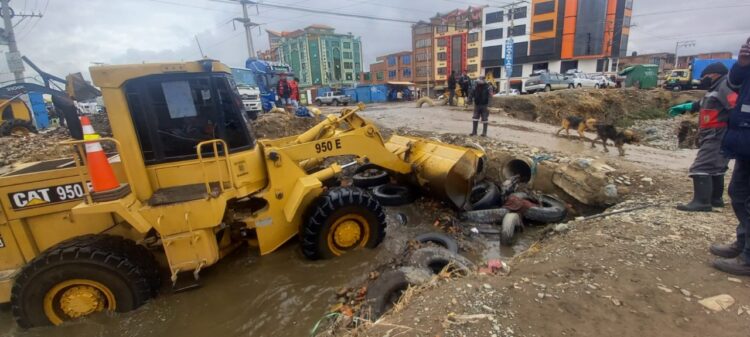 Lluvias empiezan con emergencias en La Paz y El Alto, la mayoría por obstrucción de sumideros
