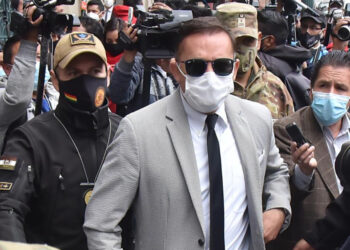 López, declarado en rebeldía; la parte acusadora plantea su extradición y 20 años de cárcel