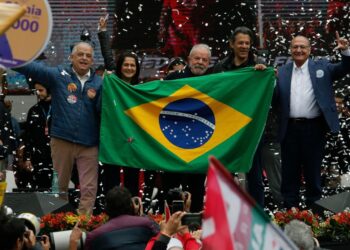 Lula, elegido presidente de Brasil al derrotar por la mínima a Bolsonaro