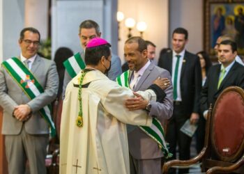 Arzobispo de Santa Cruz pidió unidad de las autoridades en Te Deum frente al gobernador