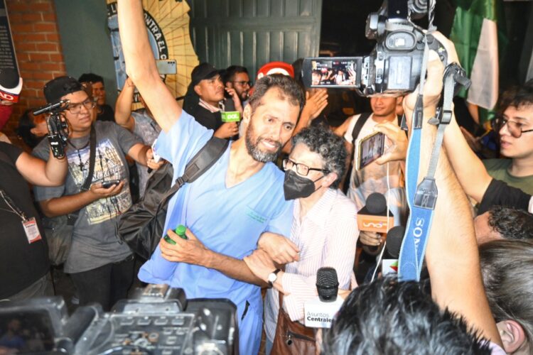 Paro en Santa Cruz continúa pese a la liberación de los detenidos por vandalismo