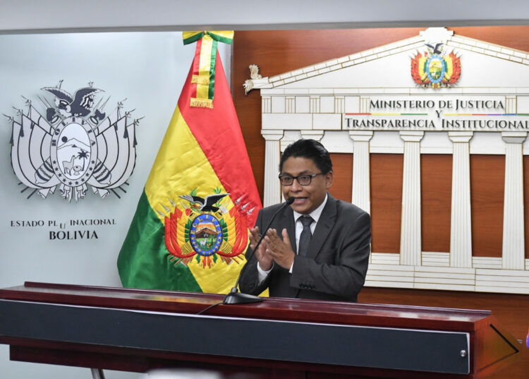 El ministro Iván Lima en rueda de prensa pasada. Foto: APG-archivo