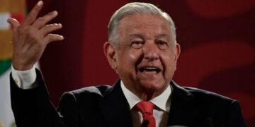 Lopez Obrador dice que Tesla podría instalarse en el norte o centro de México.