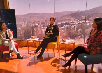 Lourdes Montero, Claudia Benavente y Nadia Cruz, en La Razón.