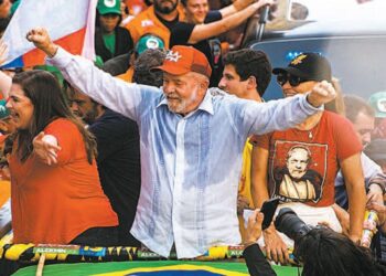 Lula apela al voto de quienes Bolsonaro llamó ‘analfabetos’