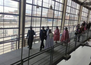La Terminal de El Alto encanta a los recién casados, la Alcaldía instala más atractivos