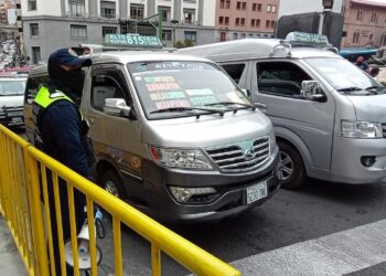 Multas por QR, ampliación de aceras y control de taxis, las nuevas medidas del reordenamiento de La Paz