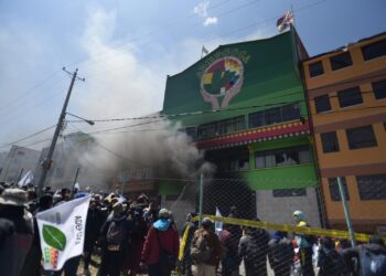 Adepcoca del bloque de Machicado prevé movilizaciones contra el mercado de Villa El Carmen