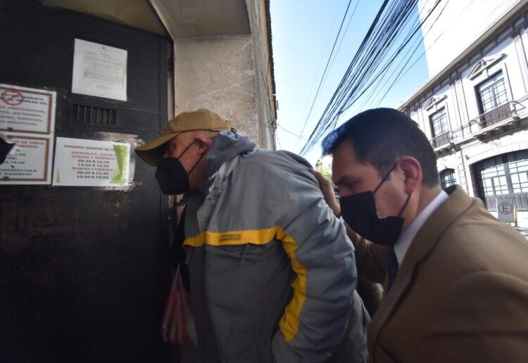 Exjefe militar procesado por el caso Senkata ya está en la cárcel de San Pedro