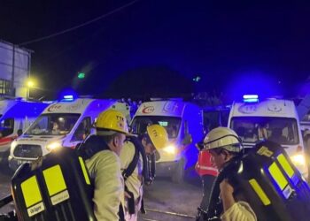 Cuatro mineros resultaron heridos, dos de ellos de gravedad, por una explosión en una mina en Turquía.
