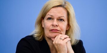 La ministra del Interior alemana pide que se frene la inmigración ilegal a través de la ruta de los Balcanes