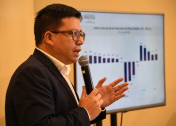 El Gobierno descarta segundo aguinaldo, pero afirma que la economía sigue creciendo