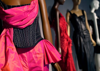 El Museo del Instituto Tecnológico de la Moda (Nueva York) expone moda de Dior y Balenciaga. Foto: AFP.