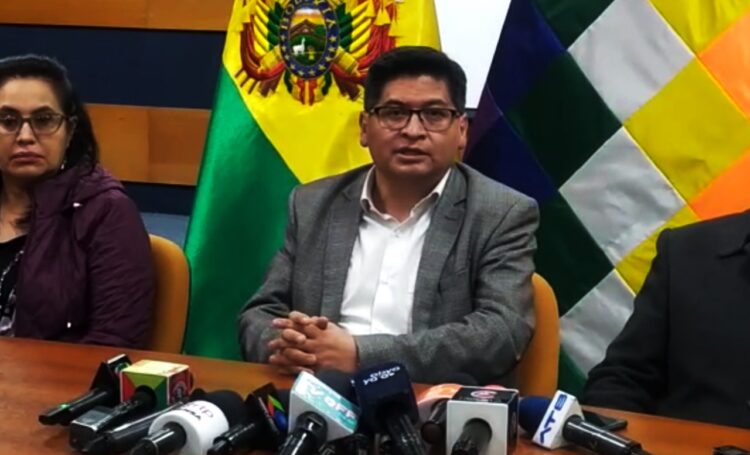 El Gobierno espera a mineros de Huanuni para reinstalar el diálogo y les pide reflexionar