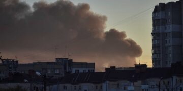 Al menos dos personas han muerto en la localidad polaca de Przewodow, tras el posible impacto de dos cohetes perdidos.