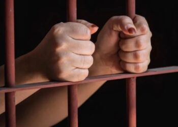 Detención preventiva para acusadas de matar a un hombre y abandonar su cadáver en un barranco