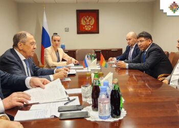 Por encargo de Putin, el canciller ruso le recuerda a Arce que ‘está invitado a visitar Rusia’