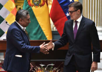 Bolivia y Venezuela reafirman su ‘profunda amistad’ y protestan por veto de EEUU