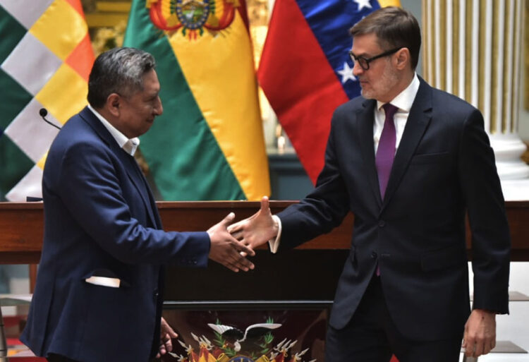 Bolivia y Venezuela reafirman su ‘profunda amistad’ y protestan por veto de EEUU