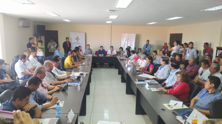 Sergio Cusicanqui presiden la mese técnica en Trinidad. Foto: APG