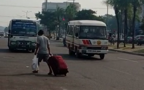 Transportistas de Santa Cruz analizan volver a circular pese a continuación del paro cívico