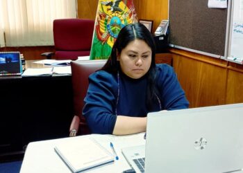 Migración desvincula a cuatro funcionarios y consigue retorno de pareja de ucranianos expulsada