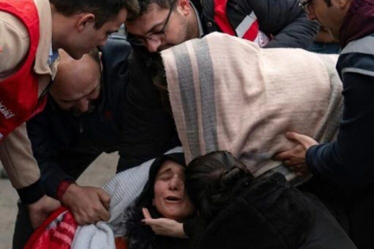 Al menos 40 muertos en explosión en mina de carbón en Turquía
