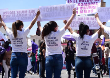 Una protesta de mujeres contra la violencia y el patriarcado. Foto: La Razón