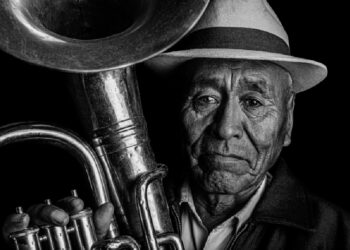 Un libro recoge la historia de 44 músicos de bandas