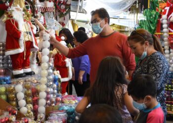 Llega Navidad, en El Alto hay 35 ferias autorizadas y en La Paz se refuerzan controles